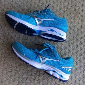 Mizuno Sky Blue Wave Rider 20 Running Shoes